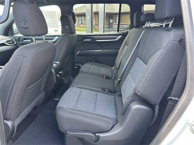 Used 2025 GMC Acadia Elevation image 12