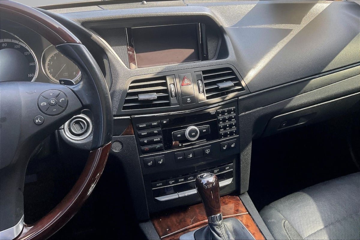 Used 2010 Mercedes-Benz E 550 Coupe image 6