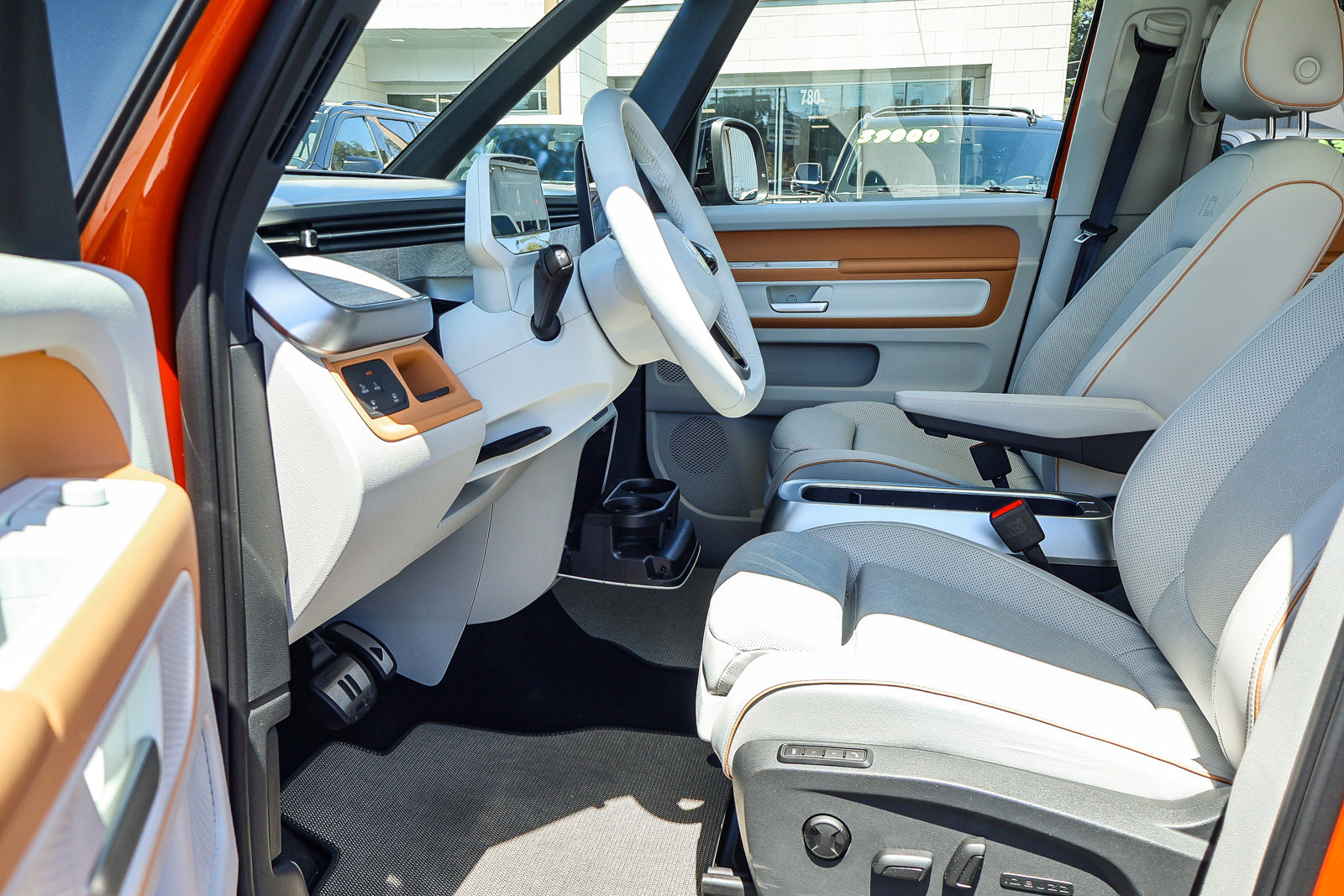 Used 2025 Volkswagen ID. Buzz 1st Edition AWD/4WD image 2