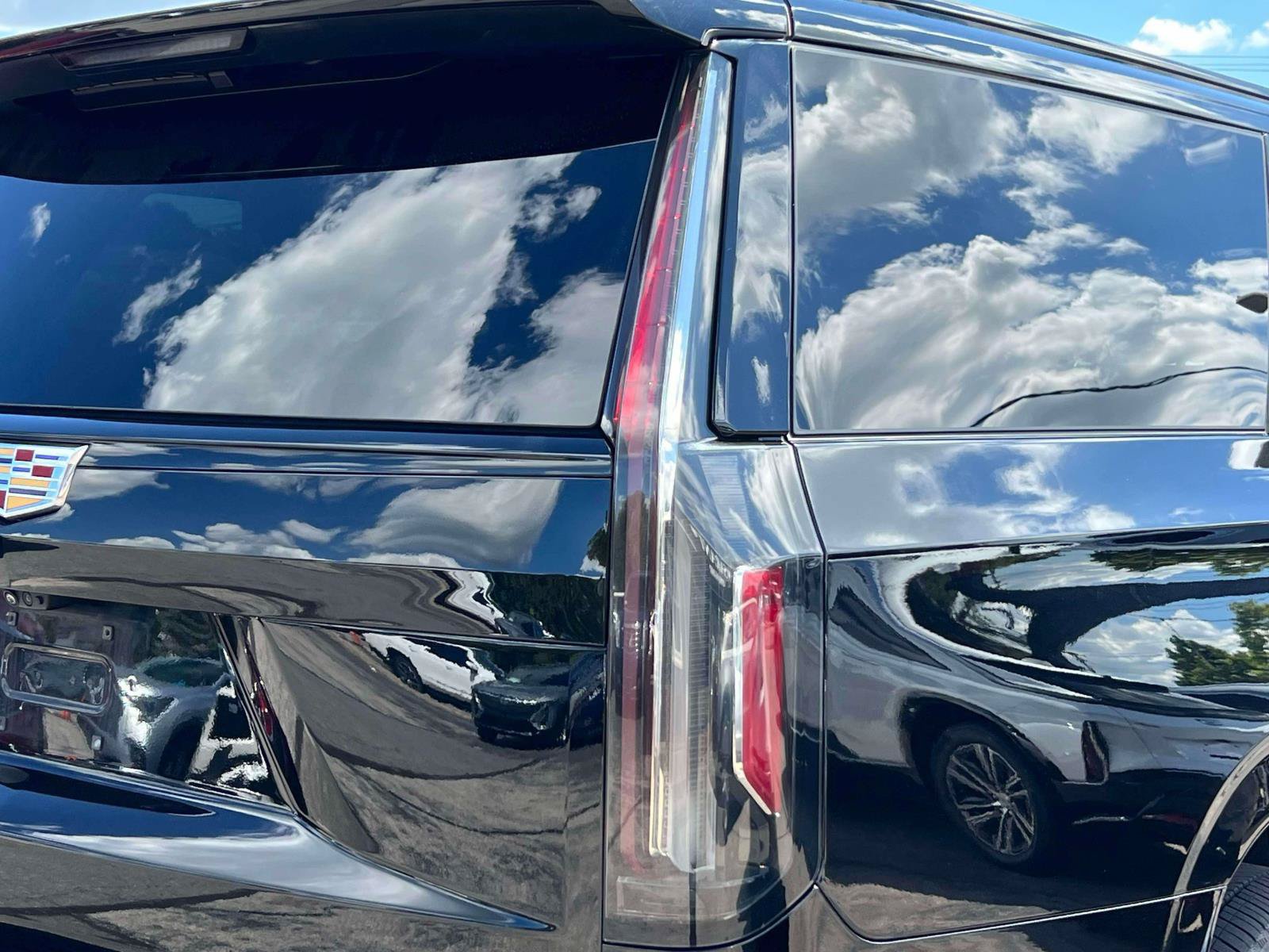 Certified 2023 Cadillac Escalade ESV Sport Platinum AWD/4WD image 10