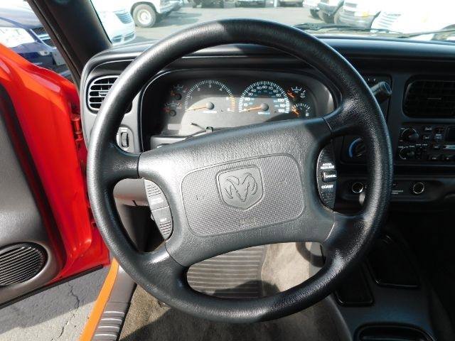 Used 2000 Dodge Dakota 2WD Club Cab image 15