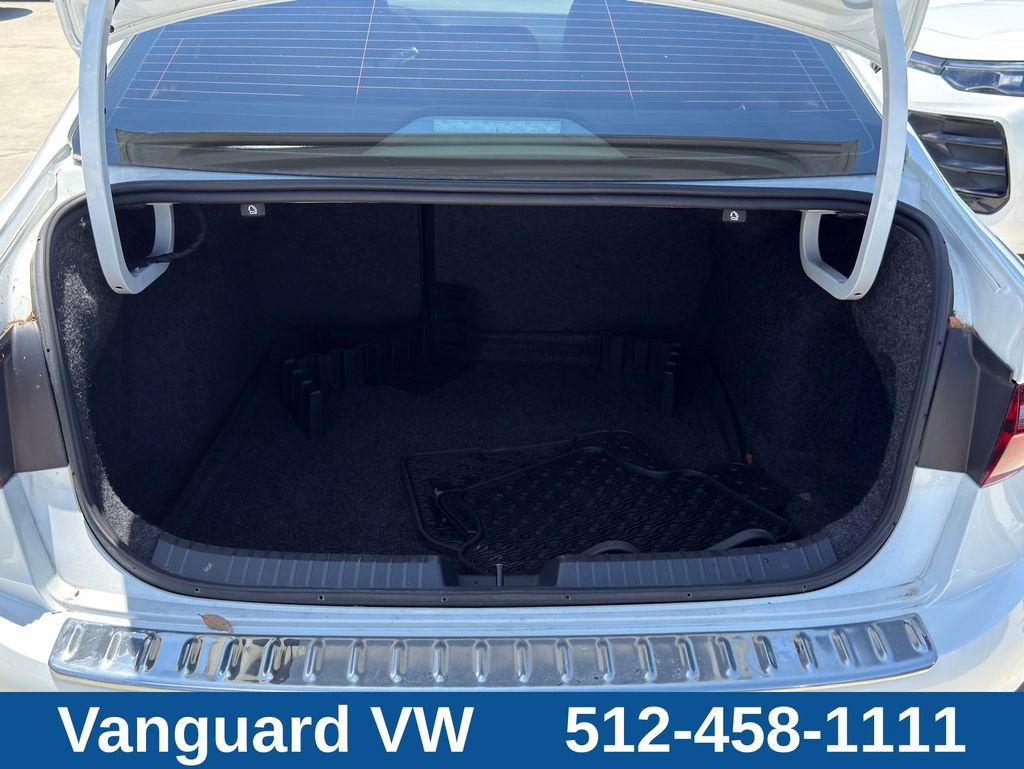 Used 2024 Volkswagen Jetta SE w/ Panoramic Sunroof Package FWD image 7