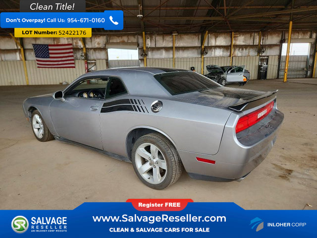 Used 2014 Dodge Challenger SXT RWD image 3
