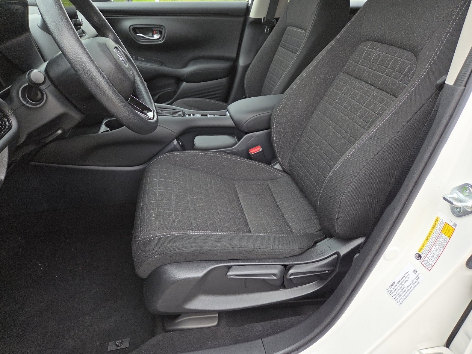 Used 2024 Honda HR-V LX image 23