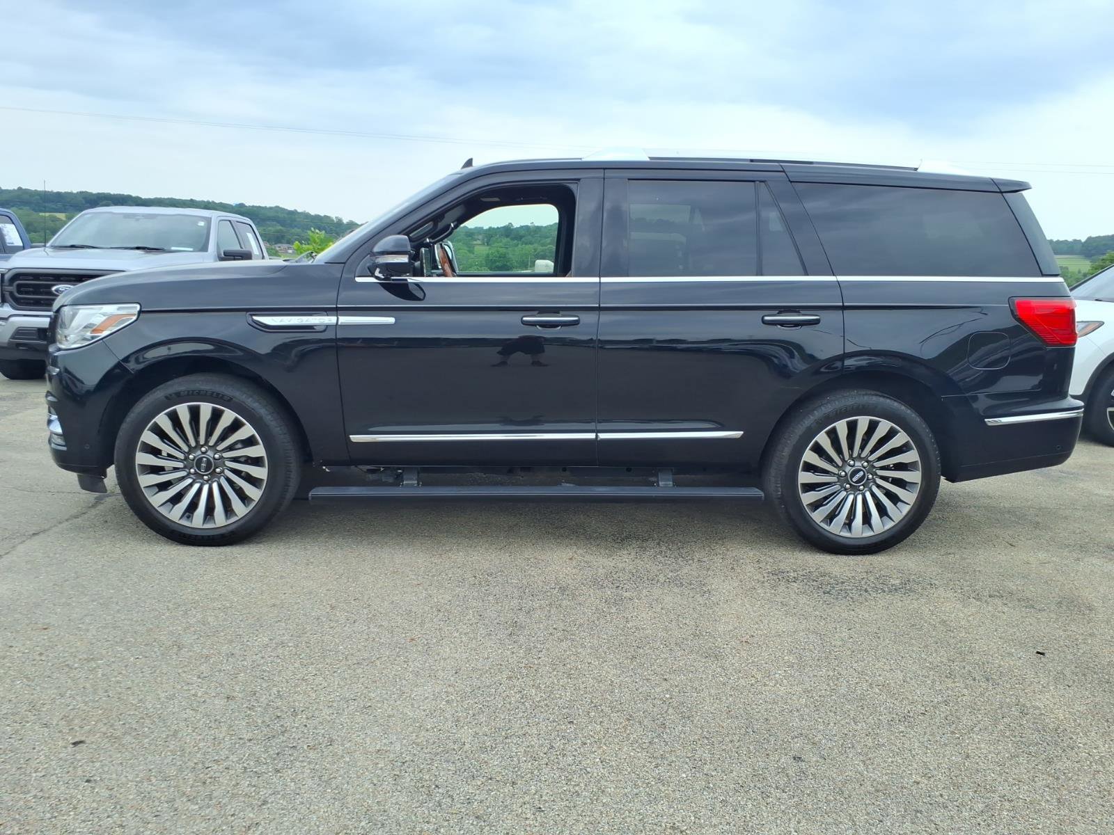 Used 2020 Lincoln Navigator Reserve w/ Luxury Package AWD/4WD image 4