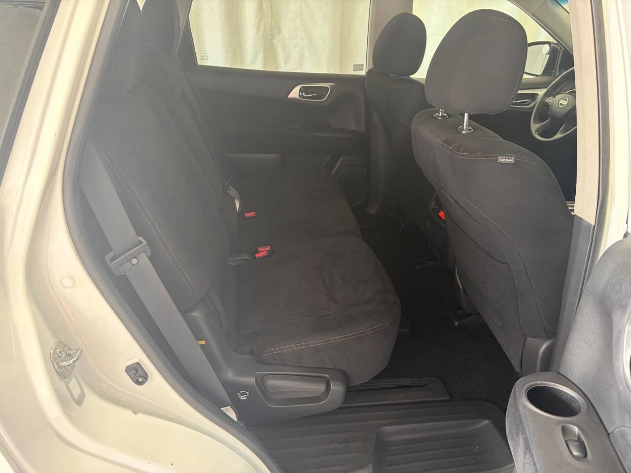 Used 2016 Nissan Pathfinder SV AWD/4WD image 24