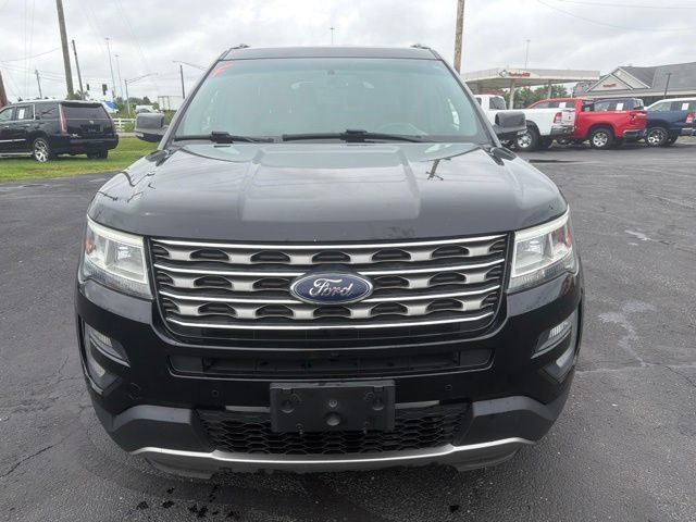Used 2017 Ford Explorer XLT w/ Equipment Group 202A AWD/4WD image 2