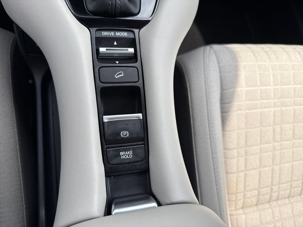 Certified 2025 Honda HR-V LX image 27