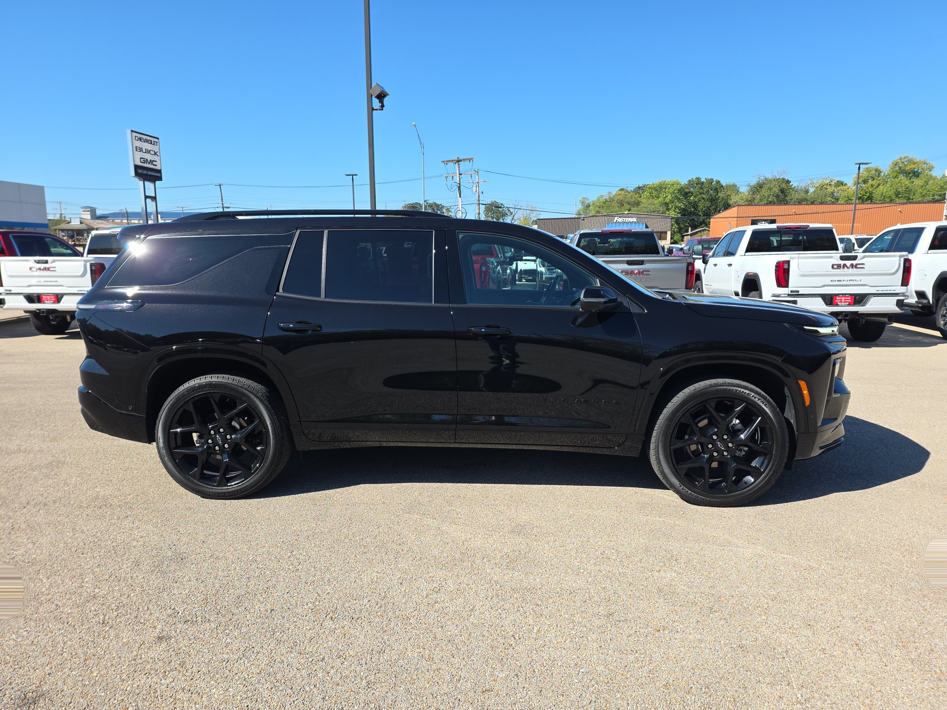 Used 2026 Chevrolet Traverse RS FWD image 9