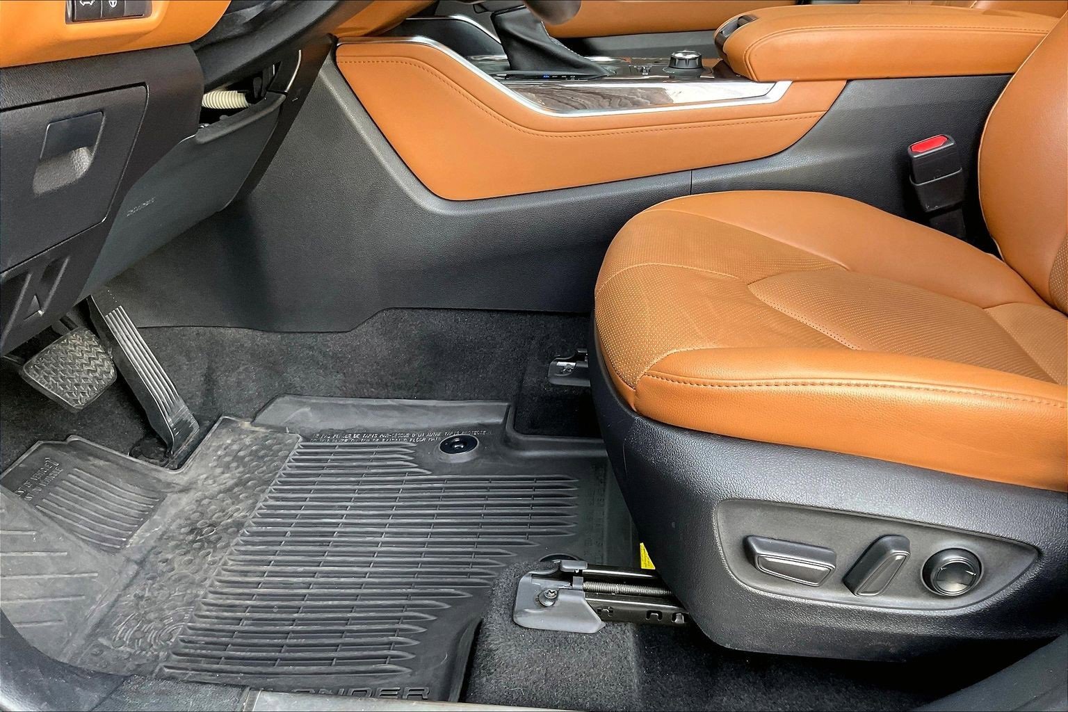 Used 2023 Toyota Highlander Platinum image 17