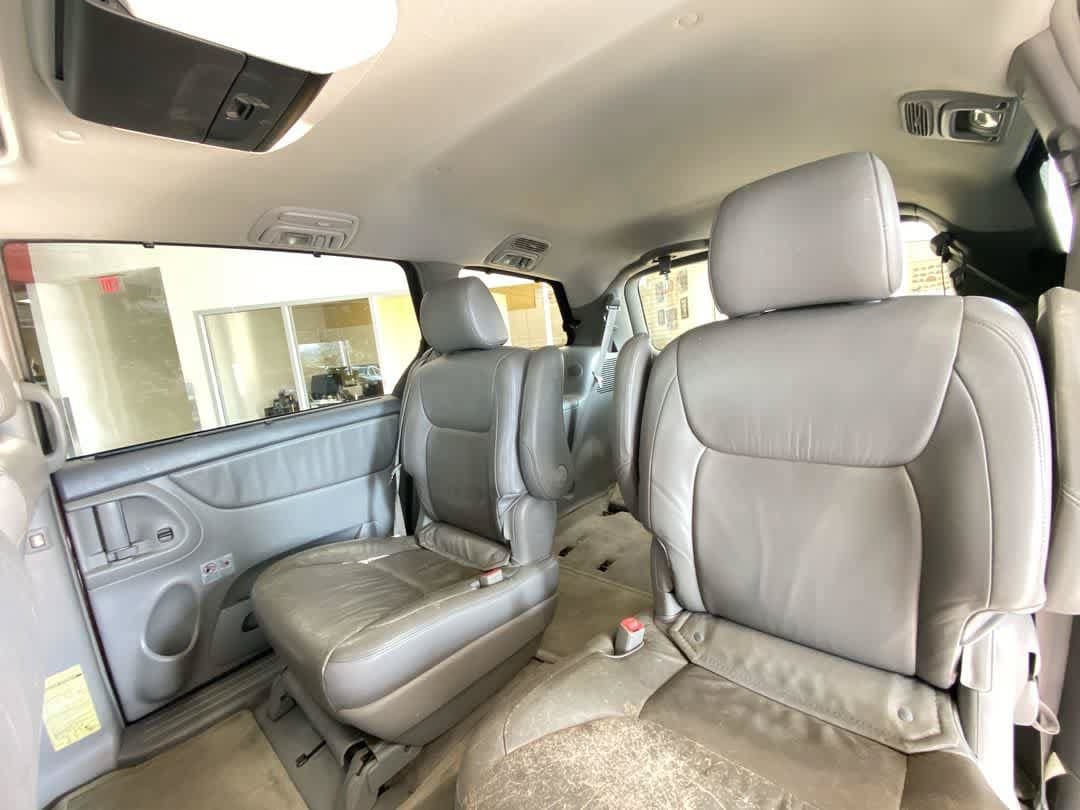 Used 2005 Toyota Sienna XLE Limited FWD image 24