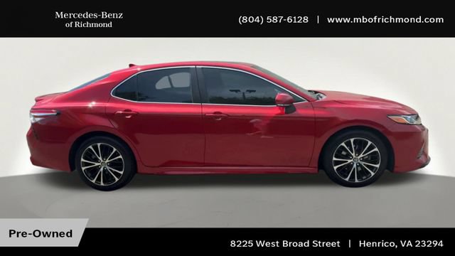 Used 2020 Toyota Camry SE w/ Convenience Package FWD image 3
