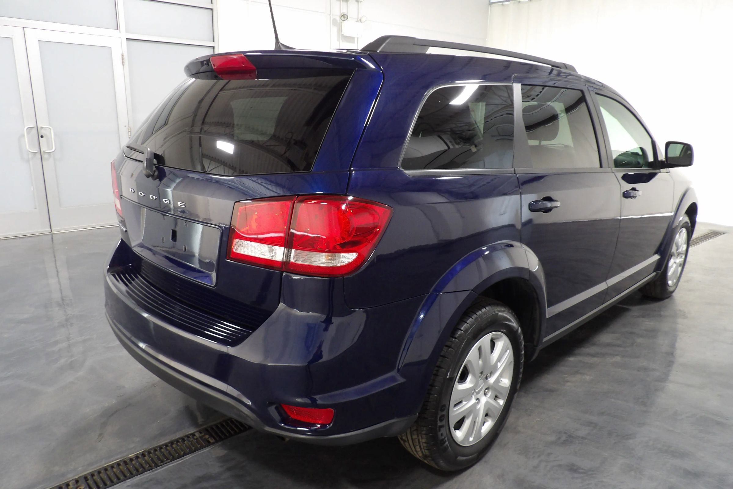 Used 2019 Dodge Journey SE w/ Premium Group FWD image 4