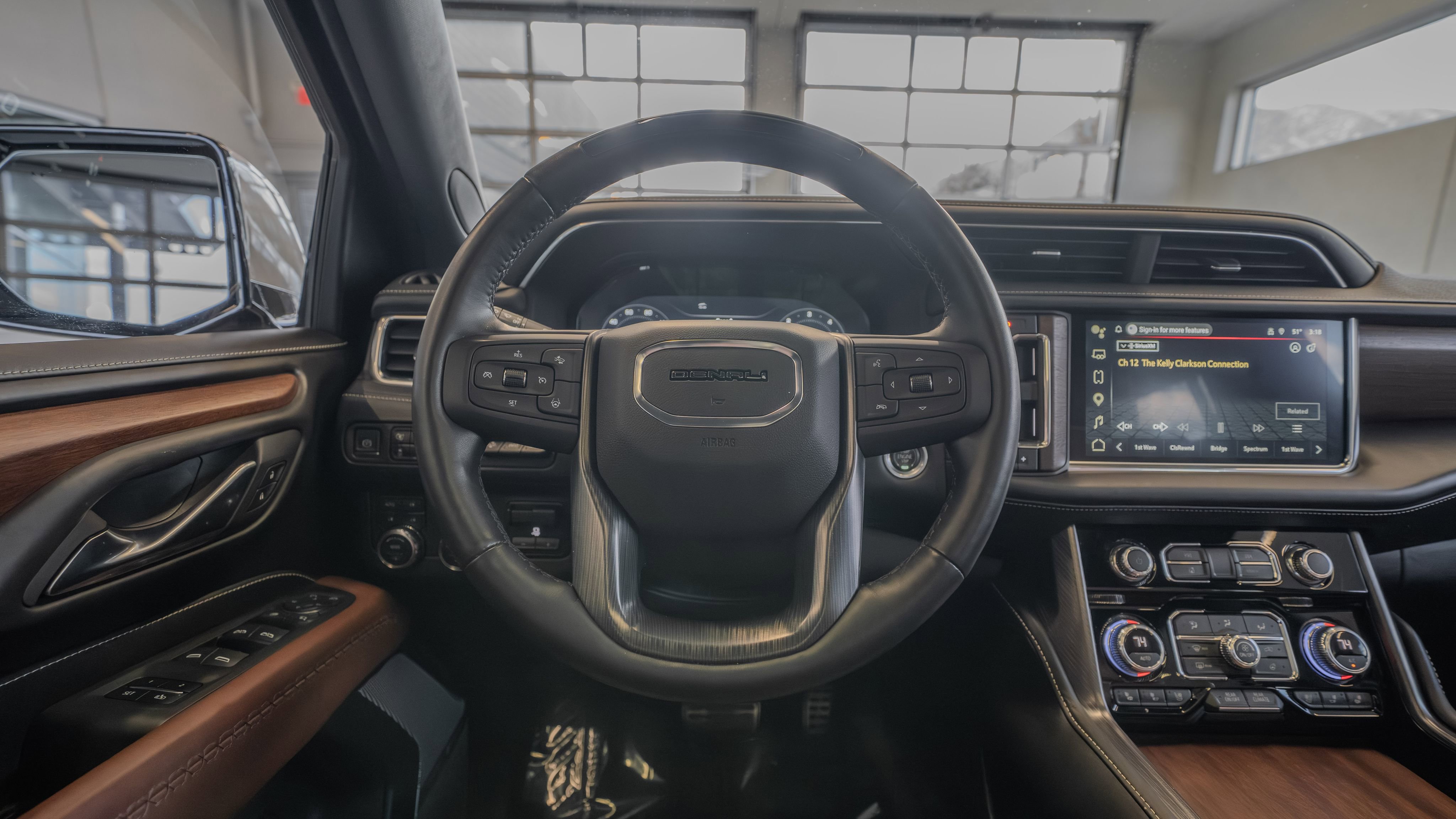 Used 2023 GMC Yukon Denali Ultimate image 9