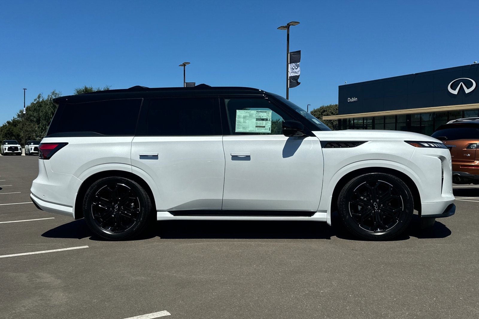 New 2027 INFINITI QX80 Sensory w/ Sport Exterior Package AWD/4WD image 3