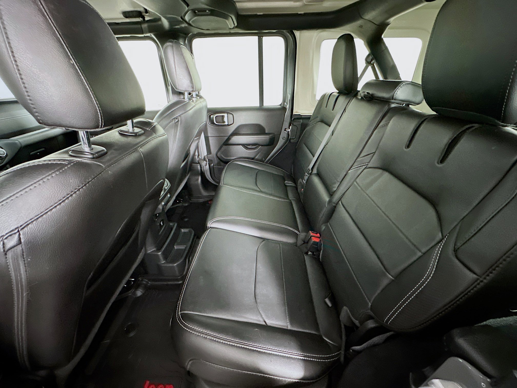 Used 2022 Jeep Wrangler Sahara w/ Safety Group image 28