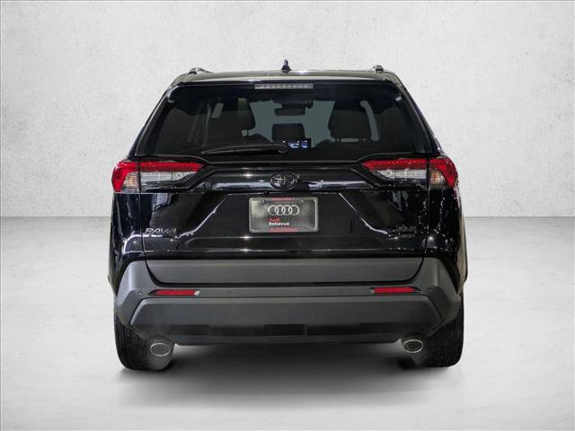Used 2022 Toyota RAV4 XLE Premium image 8