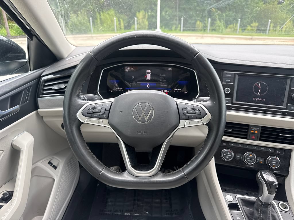 Used 2023 Volkswagen Jetta SE FWD image 19