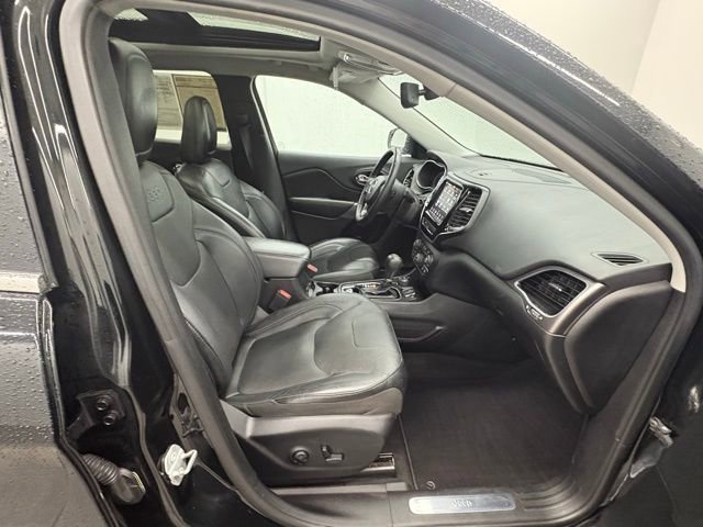 Used 2019 Jeep Cherokee Limited AWD/4WD image 30