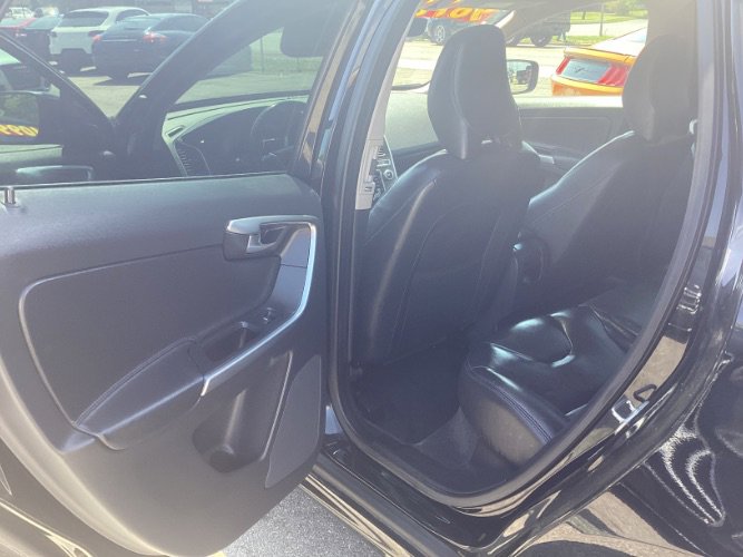 Used 2016 Volvo XC60 T5 Premier image 5