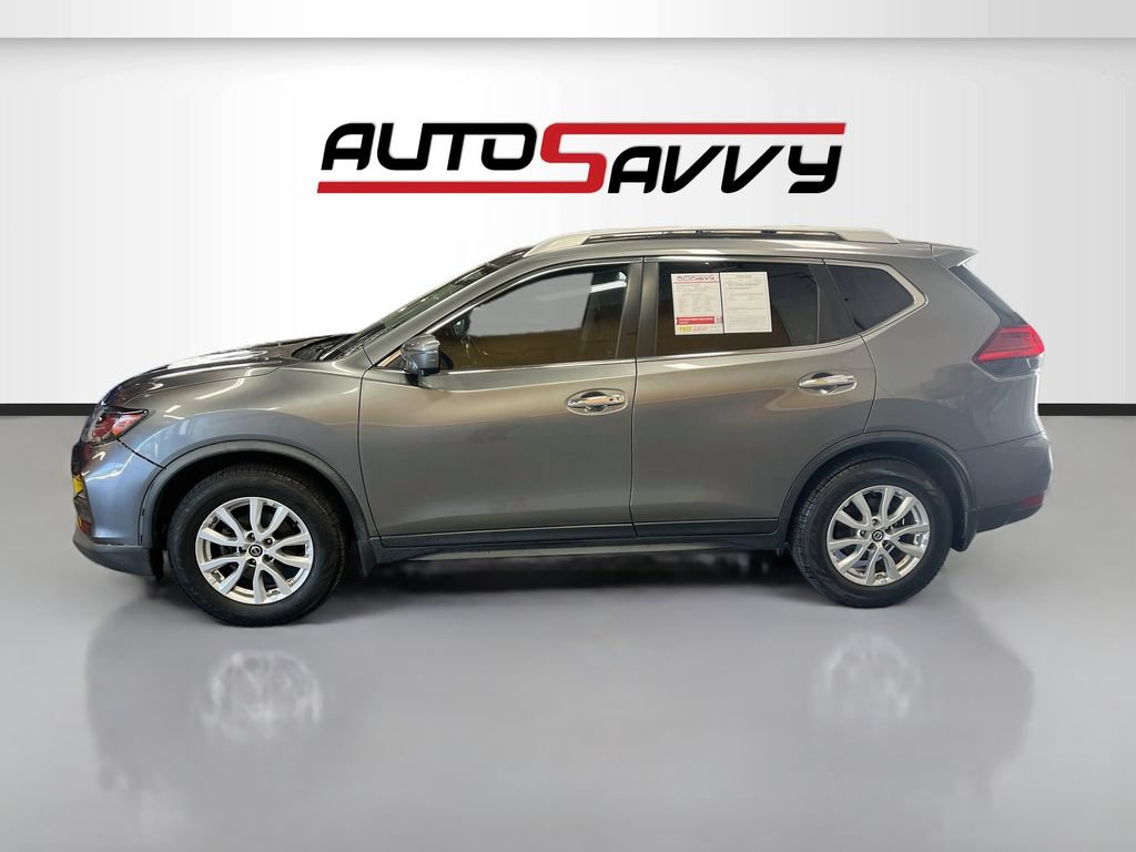 Used 2017 Nissan Rogue SV w/ SV Premium Package FWD image 4