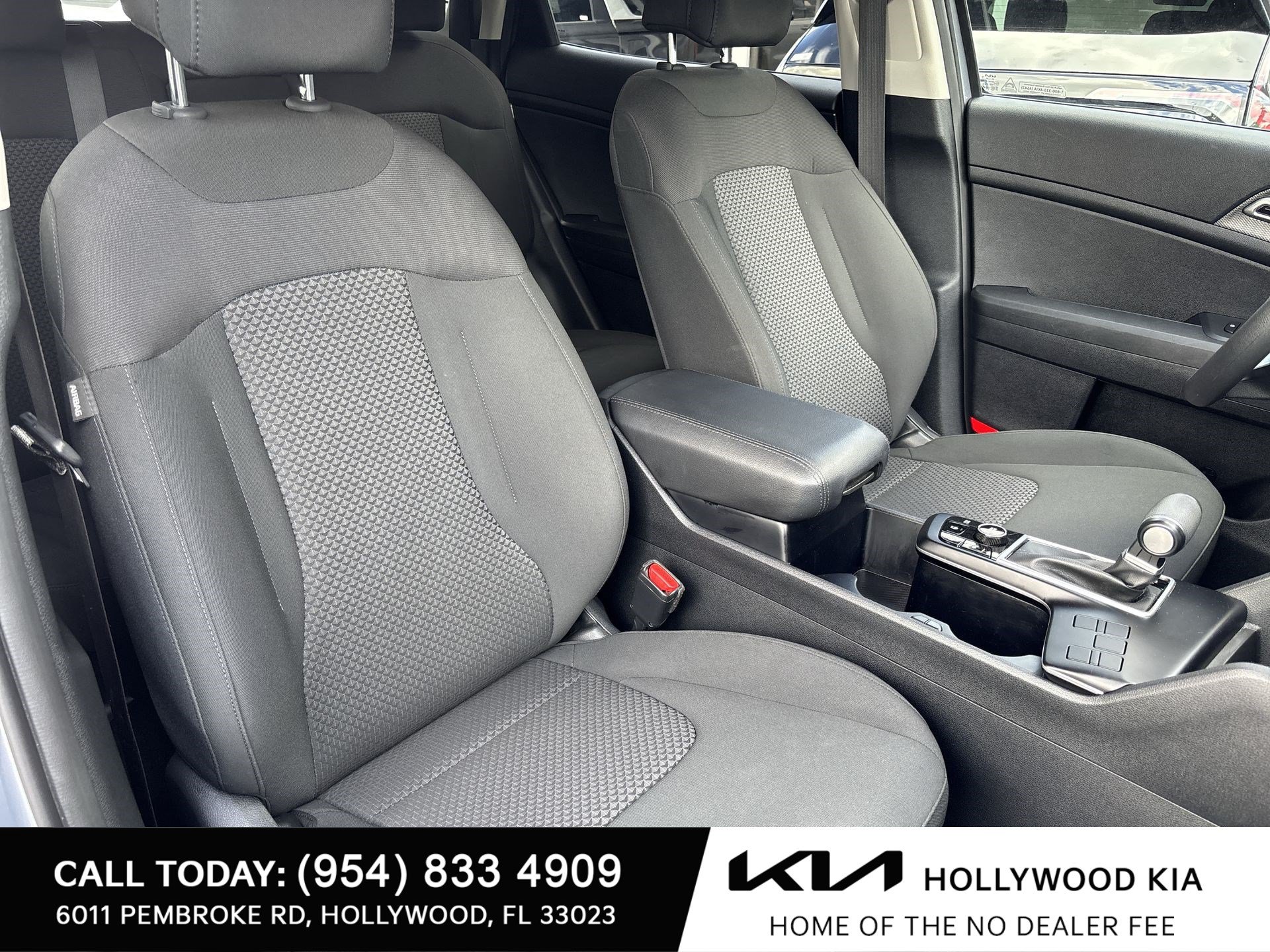 Used 2025 Kia Sportage LX FWD image 24