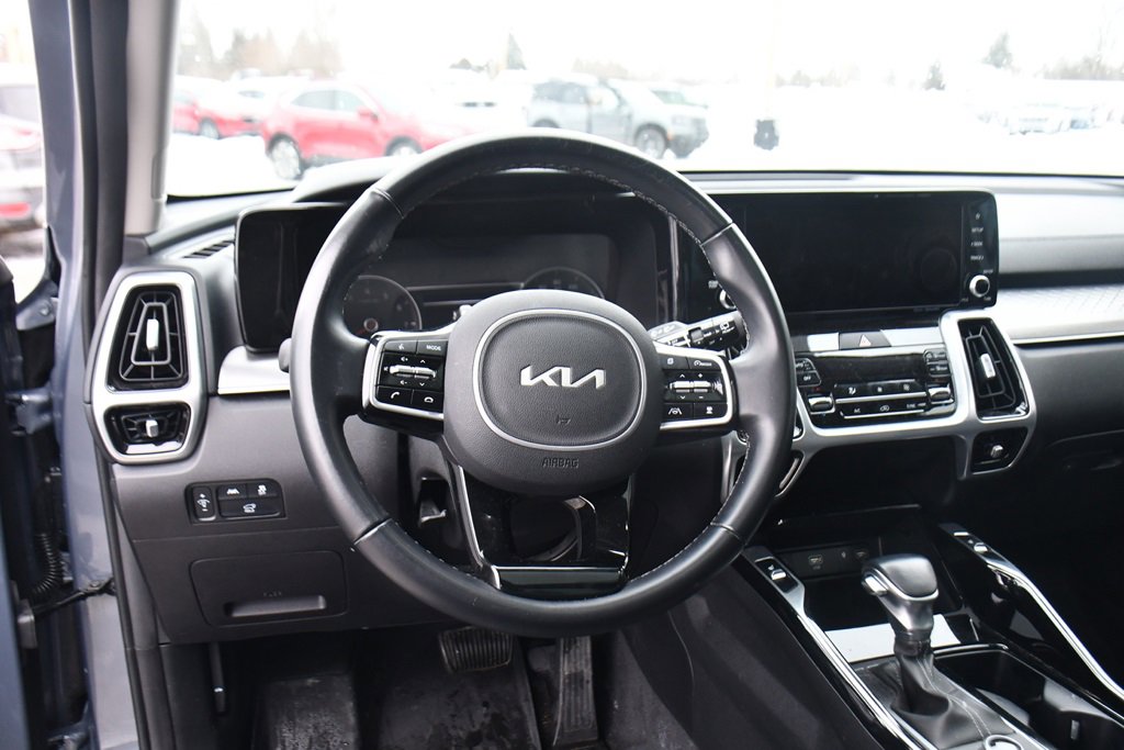 Used 2022 Kia Sorento SX image 12