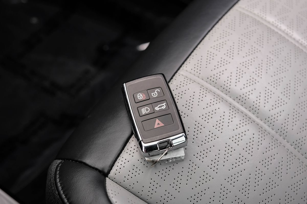 Used 2020 Land Rover Range Rover Evoque R-Dynamic HSE AWD/4WD image 65