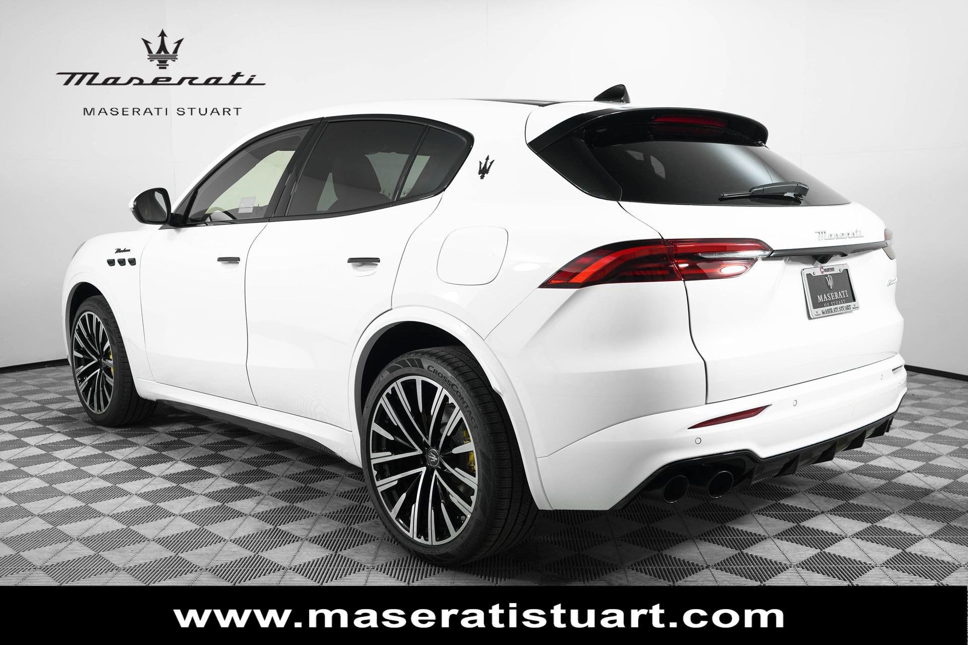 New 2025 Maserati Grecale Modena image 9