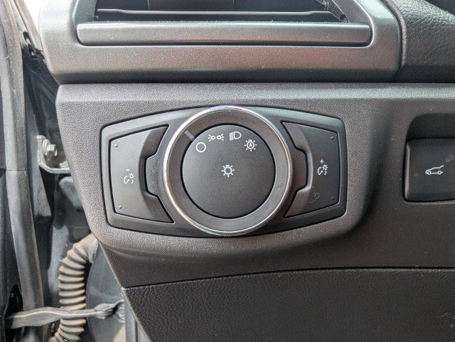 Used 2015 Ford Fusion SE image 16