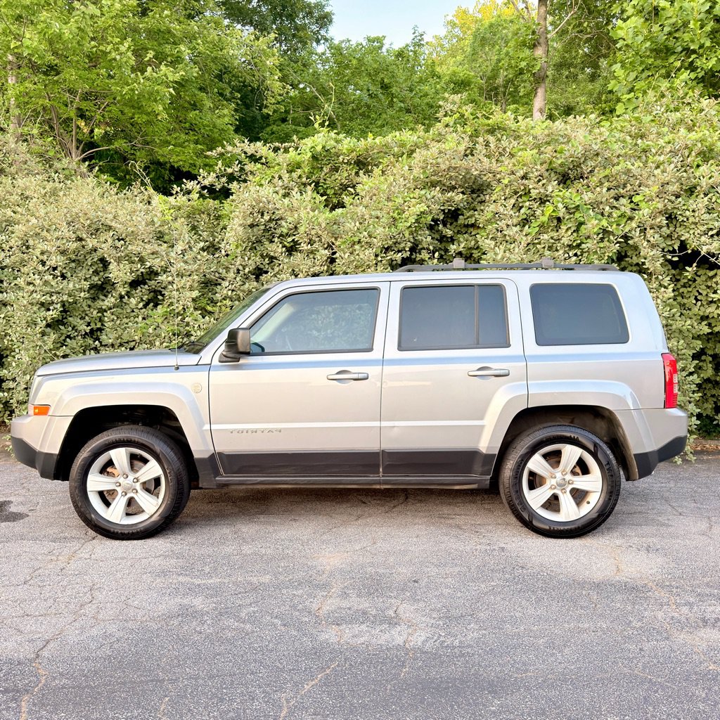 Used 2014 Jeep Patriot Latitude AWD/4WD image 1