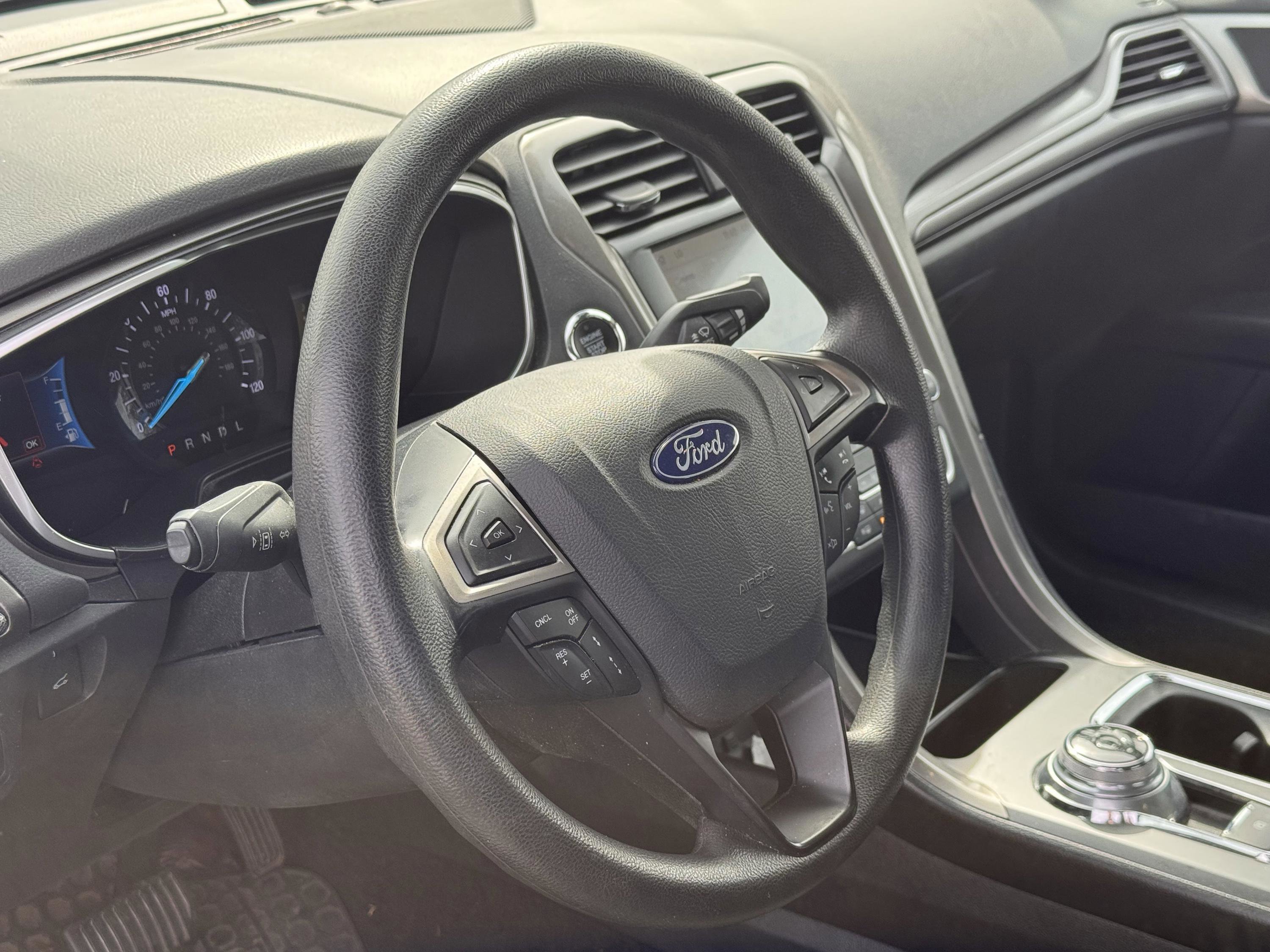 Used 2019 Ford Fusion SE image 15