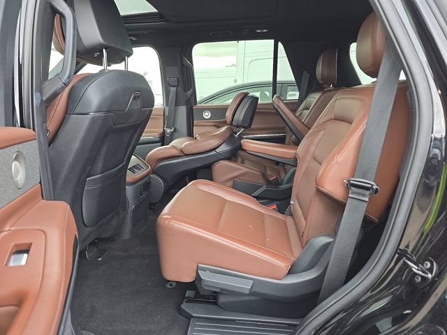 Used 2025 Lincoln Navigator Reserve AWD/4WD image 11