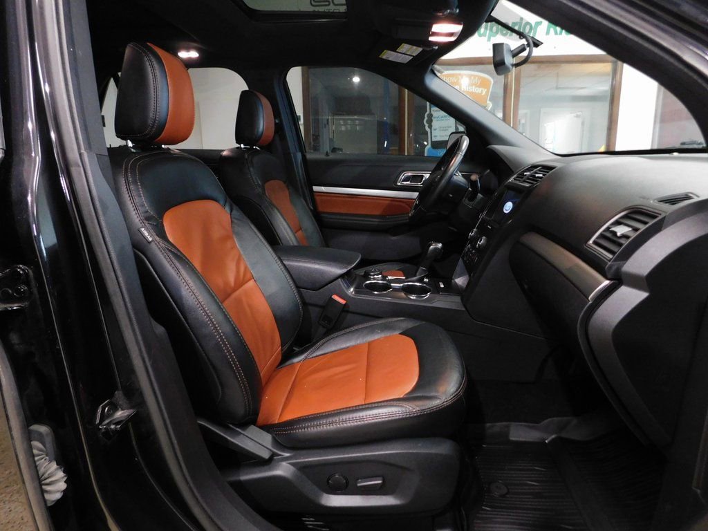 Used 2019 Ford Explorer XLT w/ XLT Desert Copper Package AWD/4WD image 96