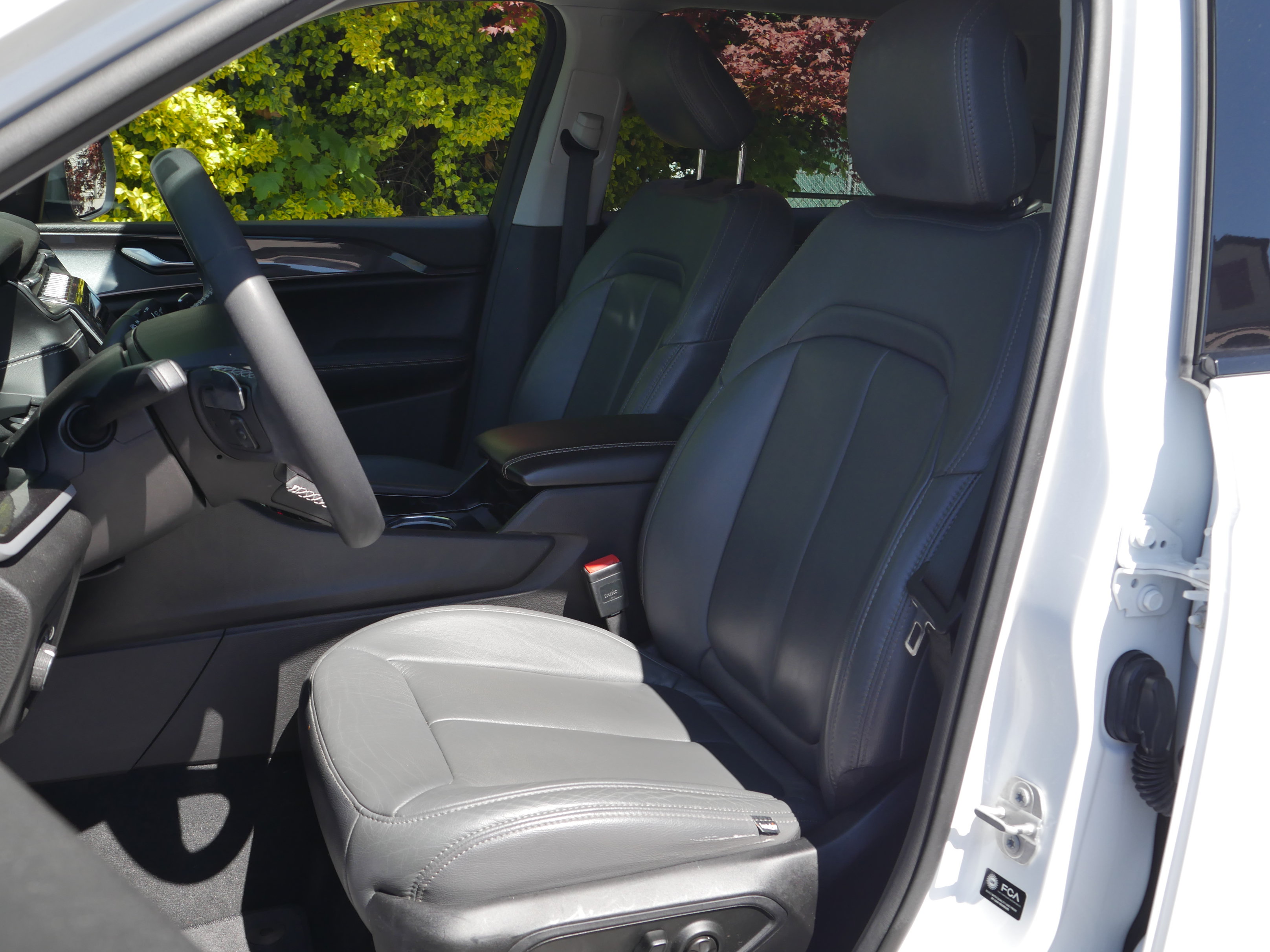 Used 2023 Jeep Grand Cherokee L Laredo AWD/4WD image 34