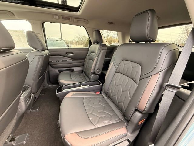 New 2026 Nissan Pathfinder Platinum image 15