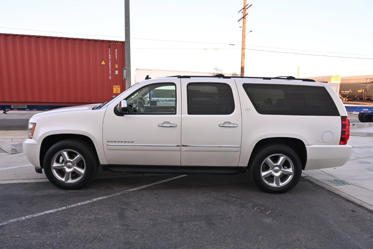 Used 2013 Chevrolet Suburban LTZ RWD image 4