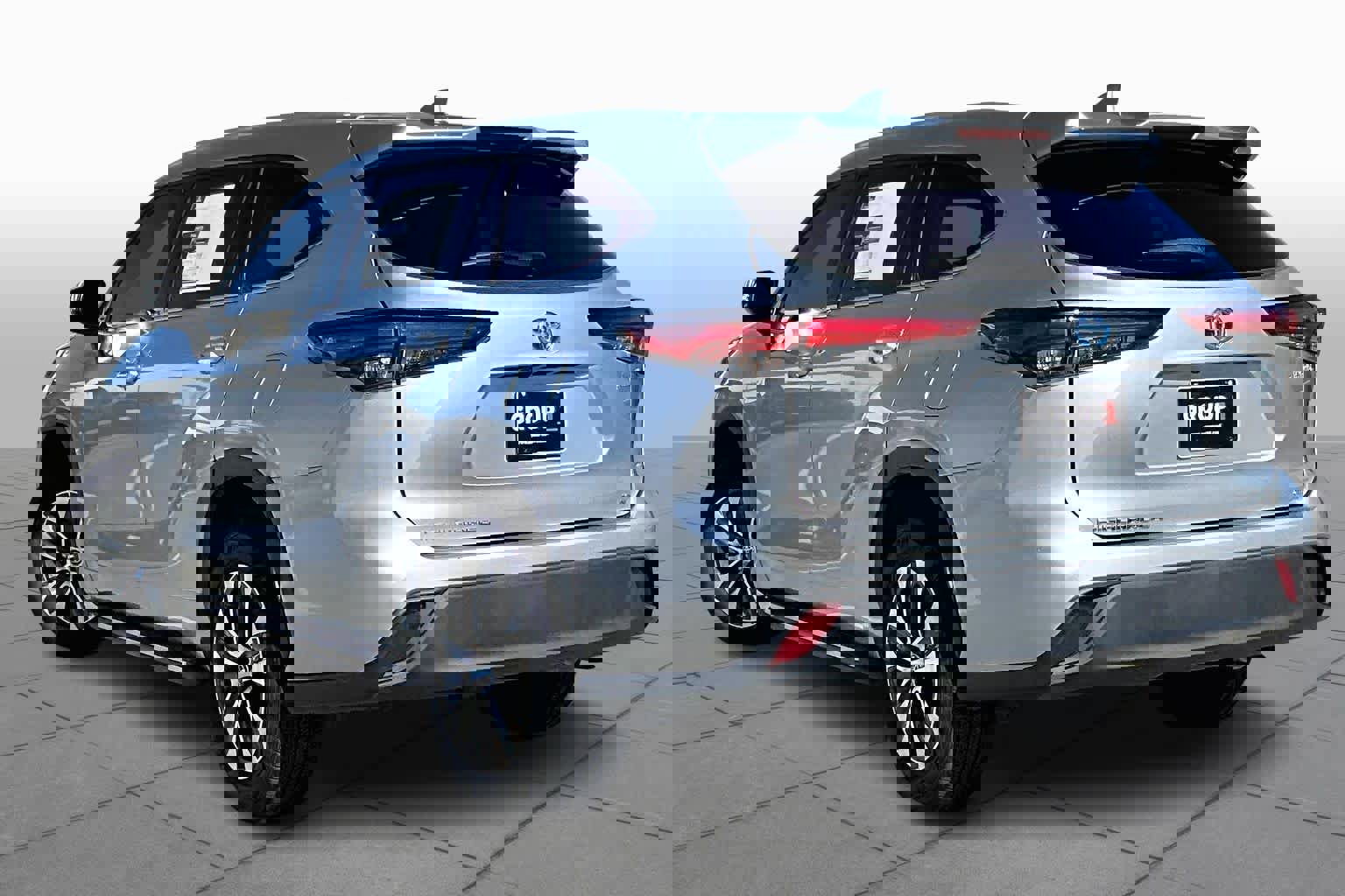 Used 2022 Toyota Highlander XLE image 10