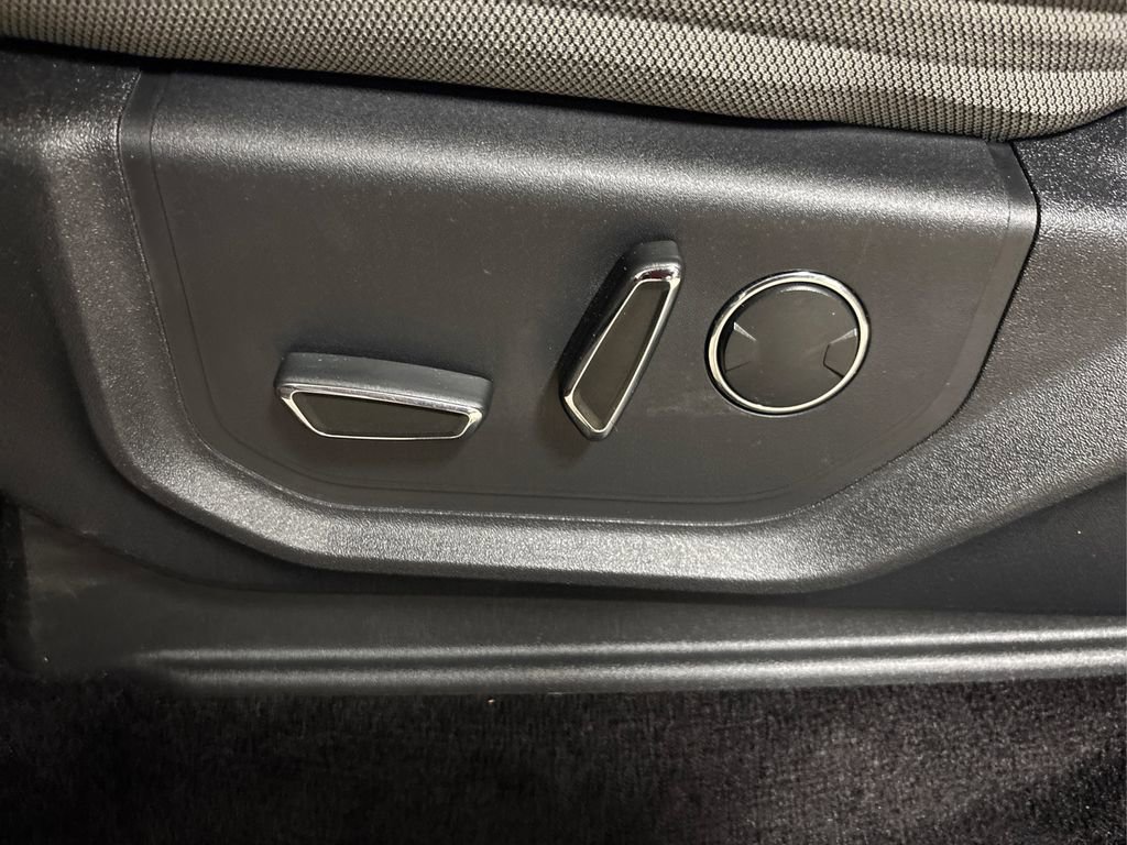 Used 2016 Ford F150 XLT w/ Equipment Group 302A Luxury image 38