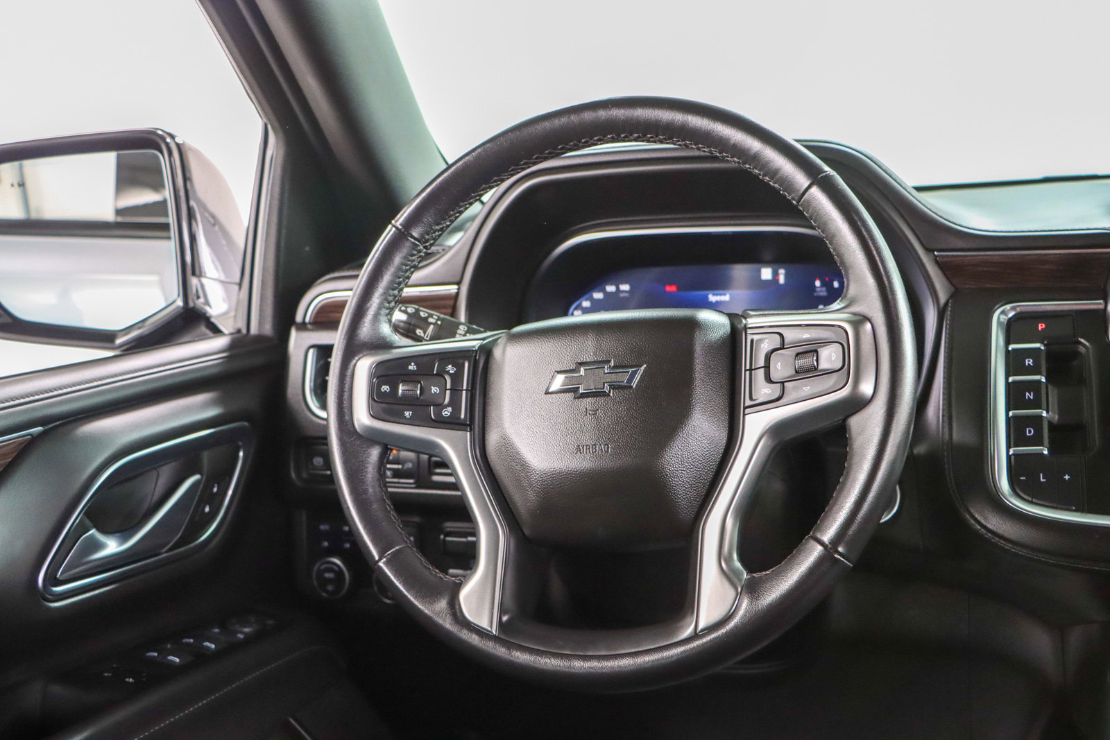 Used 2022 Chevrolet Tahoe Z71 w/ Off-Road Capability Package AWD/4WD image 13