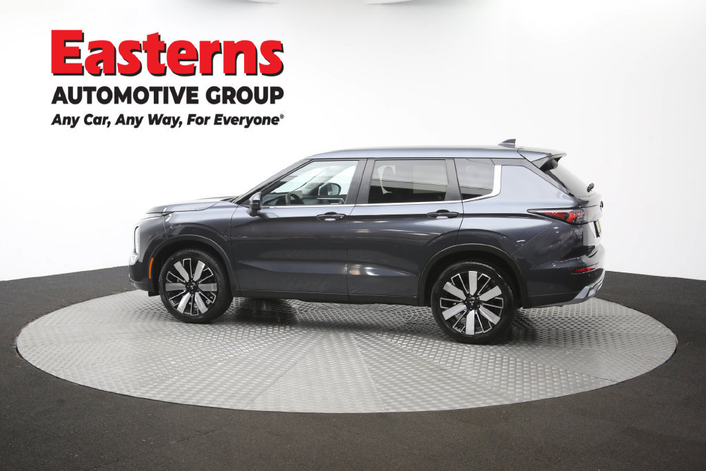 Used 2025 Mitsubishi Outlander SE FWD image 64