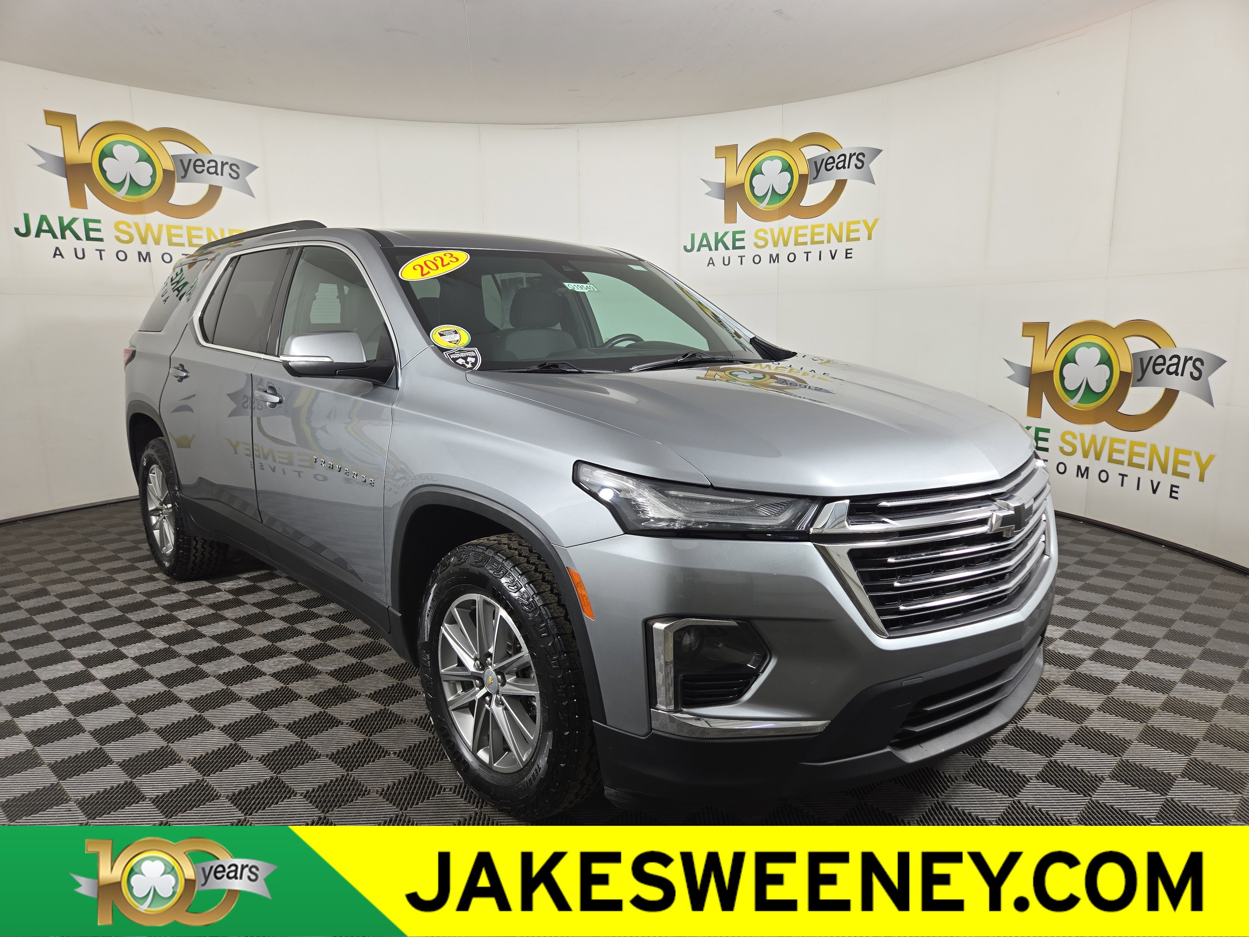 Certified 2023 Chevrolet Traverse LT image 1