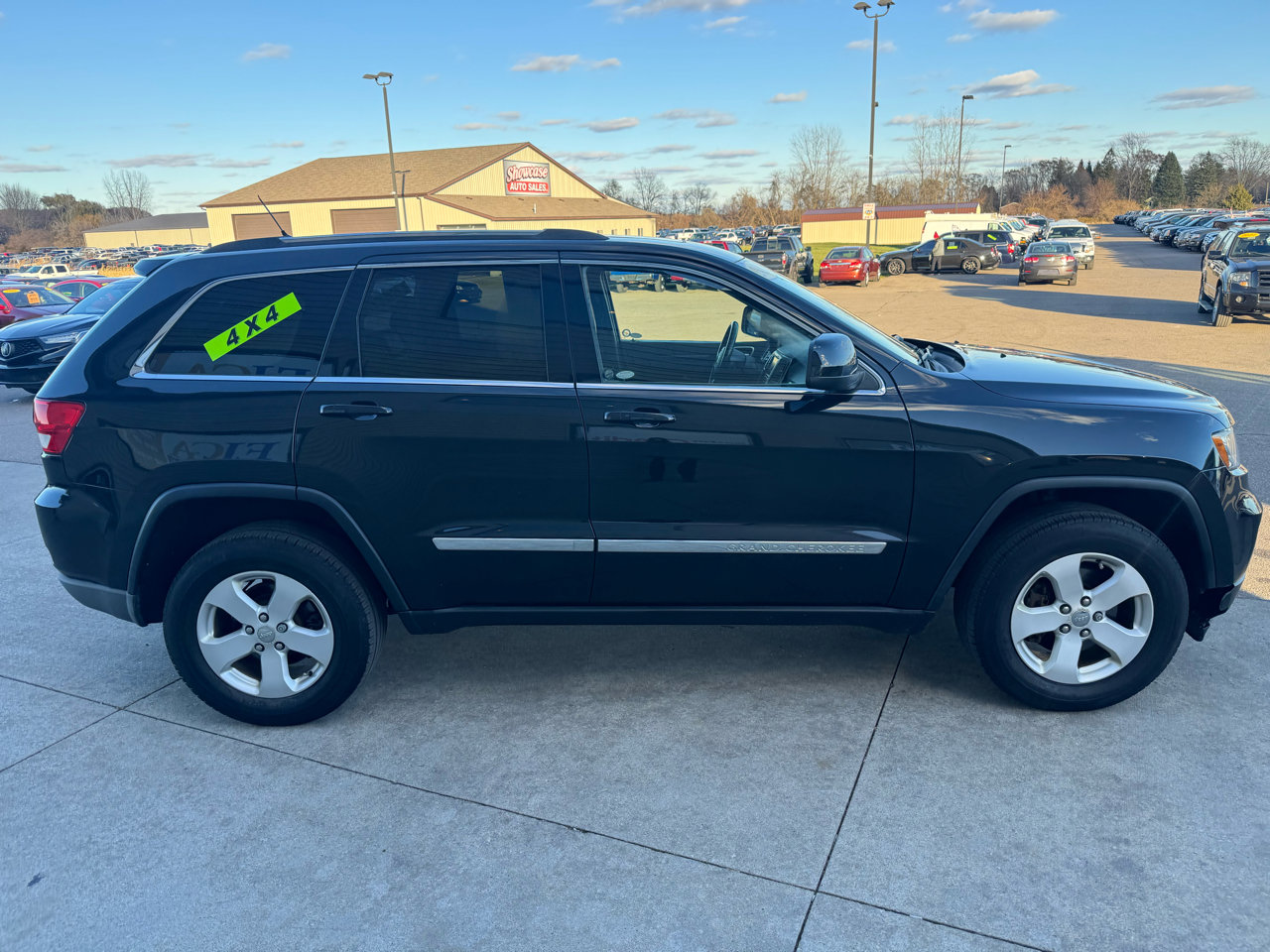 Used 2012 Jeep Grand Cherokee Laredo image 4