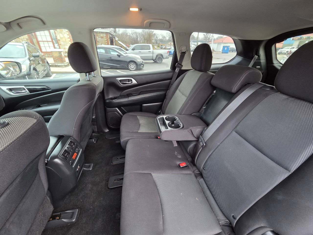 Used 2019 Nissan Pathfinder S image 13