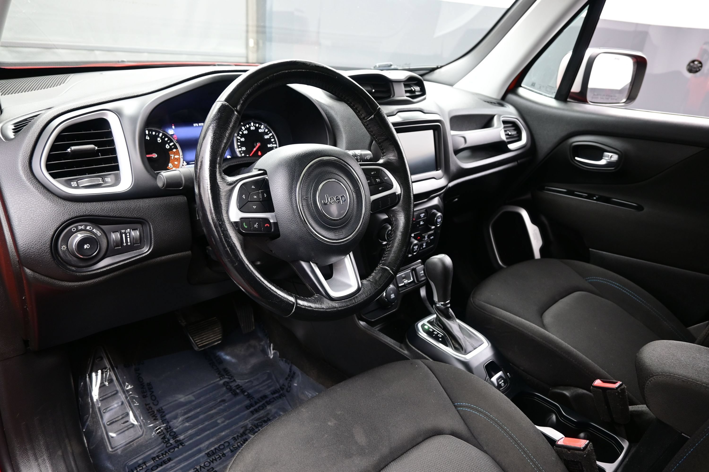Used 2021 Jeep Renegade Latitude AWD/4WD image 12