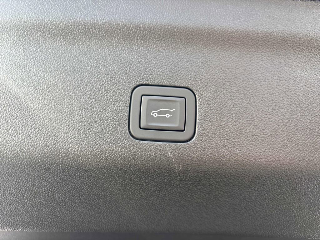 Used 2026 Chevrolet Tahoe Premier image 36