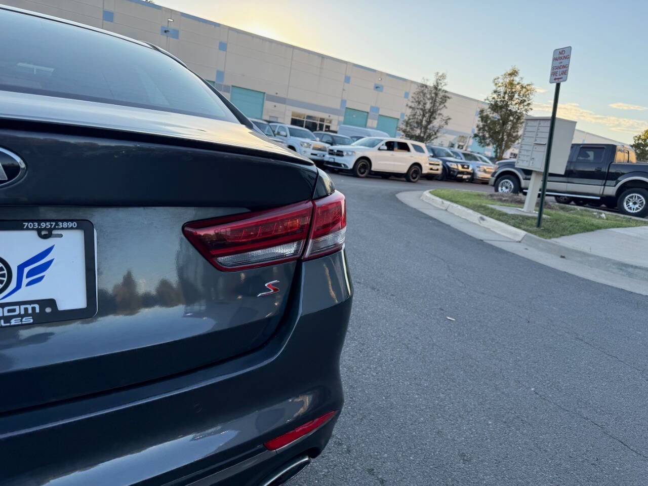 Used 2018 Kia Optima S image 9