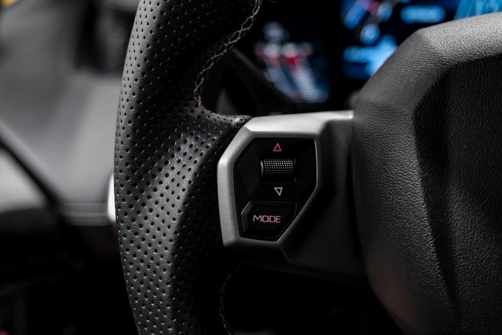 Used 2016 Lamborghini Aventador LP 700-4 image 12