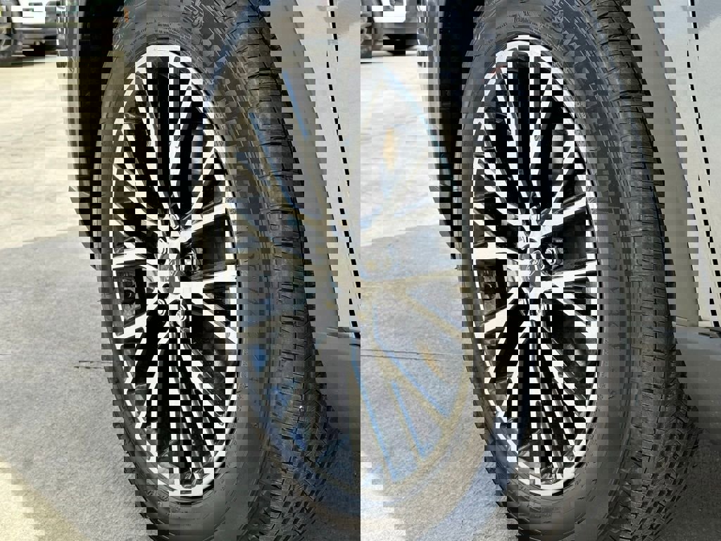 New 2024 Ford Escape SE w/ PHEV Premium Package image 29