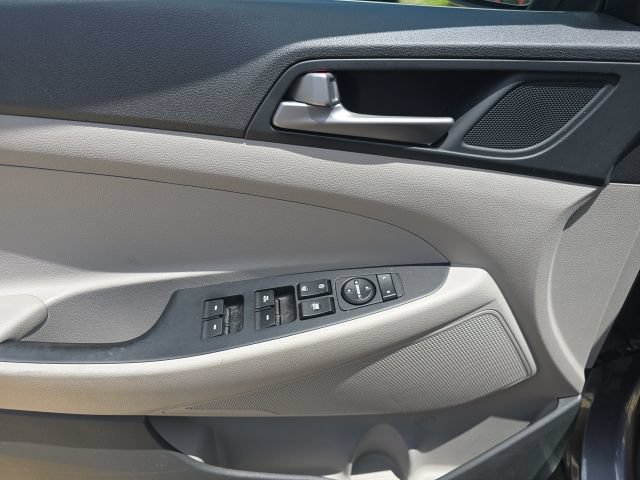 Used 2018 Hyundai Tucson Sport w/ Cargo Package FWD image 9